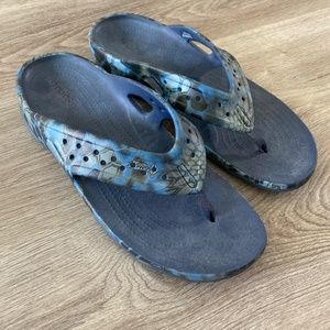Mens crocs flip flops